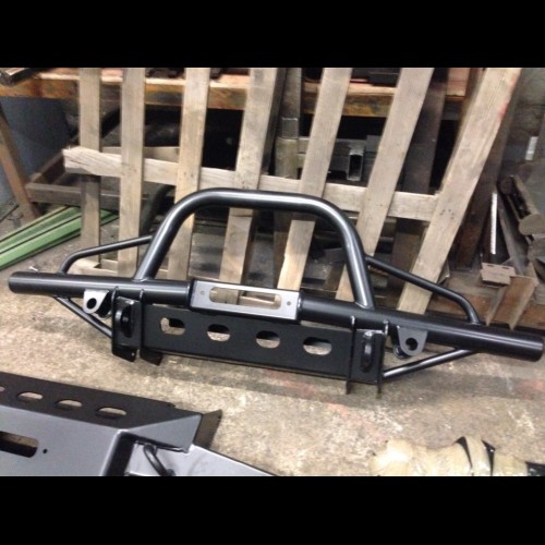 DISCOVERY 1/2 TUBE WINCH BUMPER